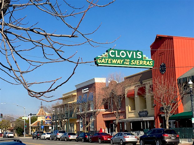 oldtowngatewaysign800